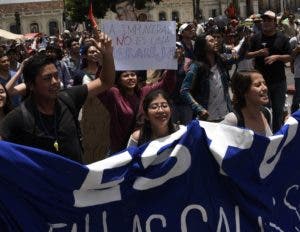 Ola de protestas contra Jimmy Morales en Guatemala