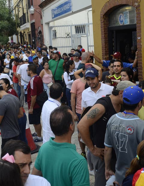 Venezolanos buscan regularizarse en República Dominicana