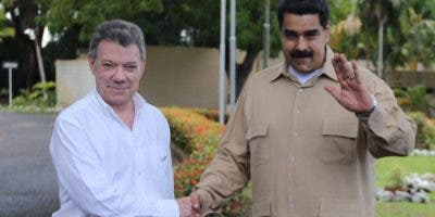 Maduro se enfrenta a  Santos y  otros países