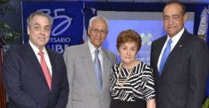 Unibe reconoce labor del doctor Irving Franco