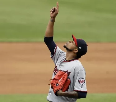 Miguel Sanó da jonrón 25; Ervin Santana gana el 12