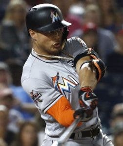 Giancarlo Stanton y Eddie  Rosario, los mejores de  la semana