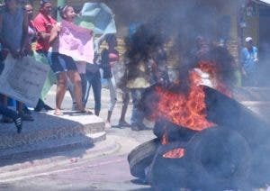 Residentes en Cenoví protestaron en demanda de justicia. 