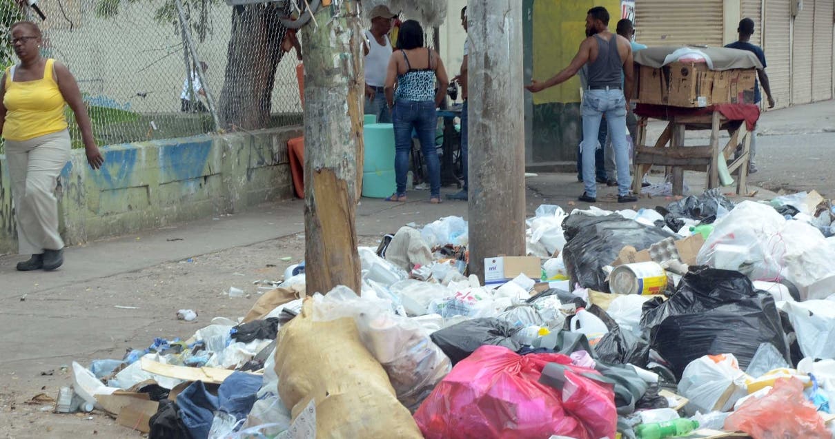 Choque entre Lajún y Medio Ambiente  genera cúmulos de  basura
