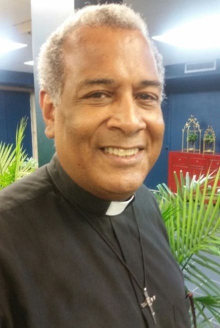 Cura párroco NY demanda auditar “informe financiero” Dominican Day Parede