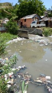 La cañada del Túnel en  Capotillo  es foco de contaminación. josé de LEón