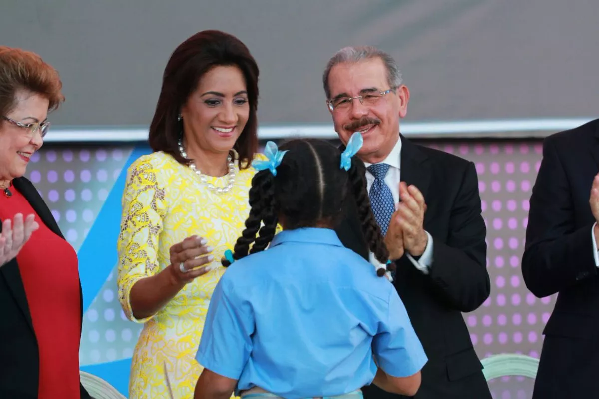 Presidente Danilo Medina deja iniciado año escolar con un acto en Monte Plata