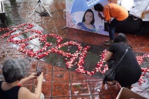 Activistas durante el acto homenaje a "Esperancita" en el parque La Lira. Foto: fuente externa.