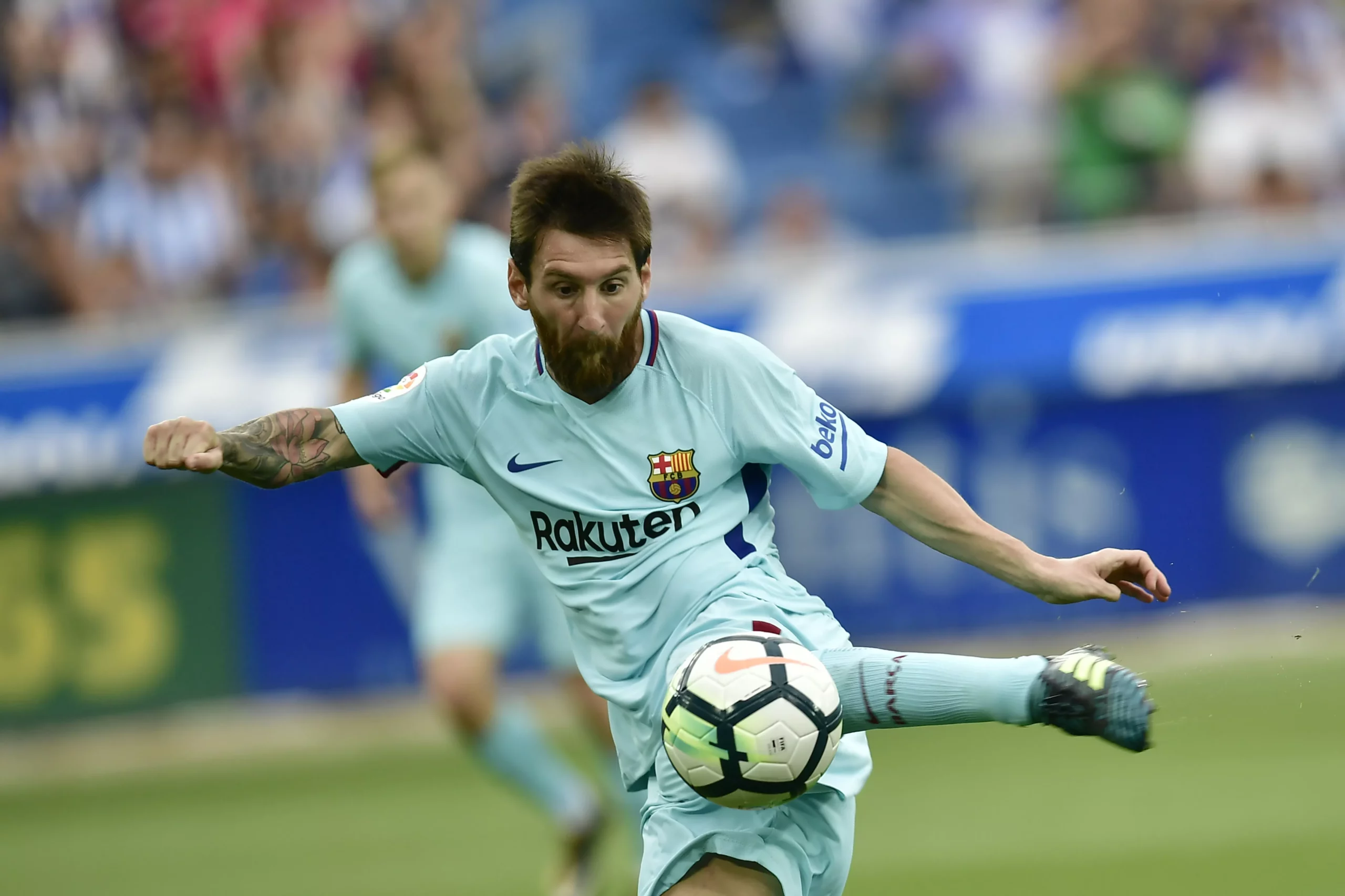 Messi, con un doblete, domina a un correoso Alavés