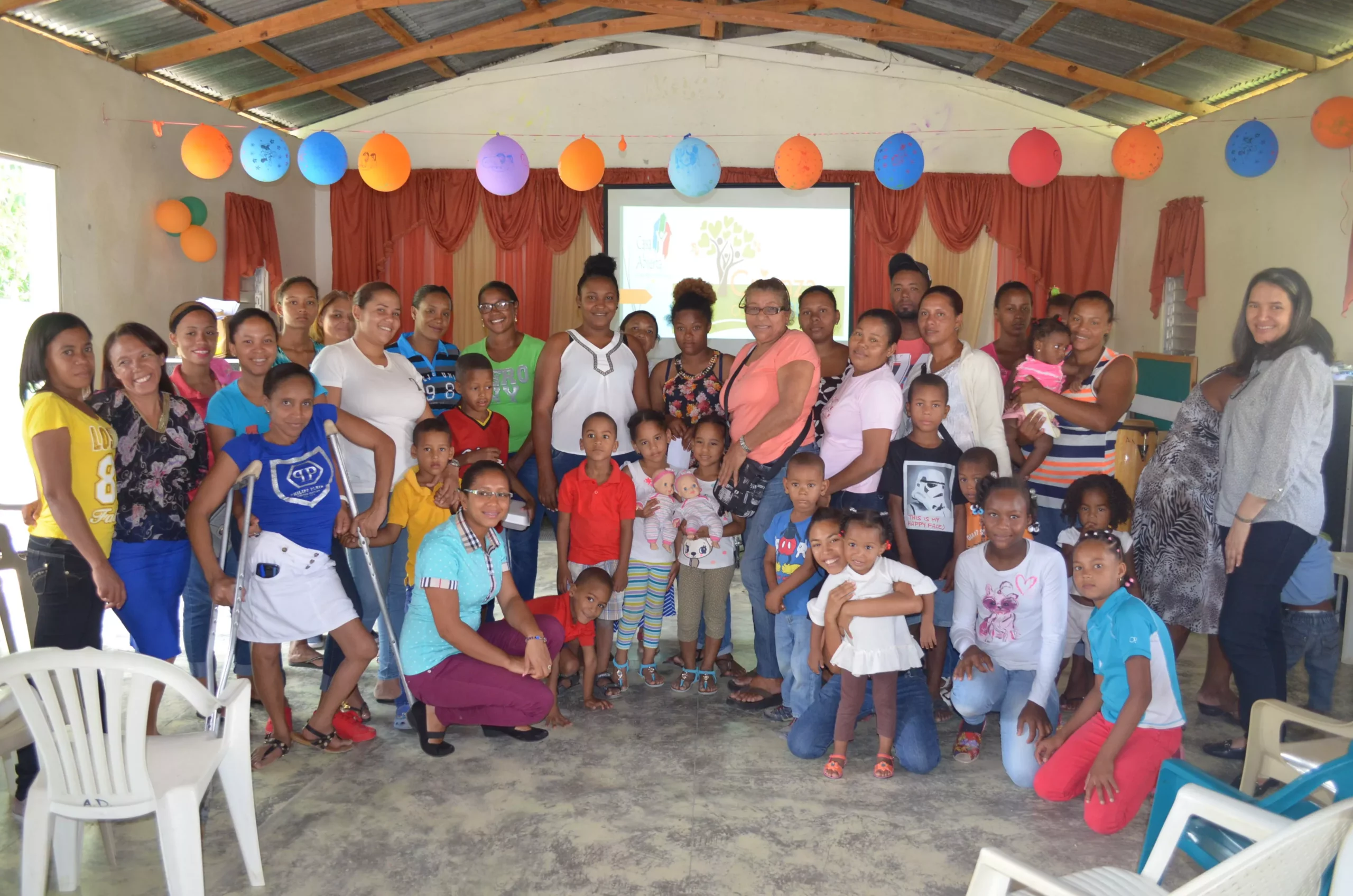 Casa Abierta capacita padres para educar de forma sana y positiva