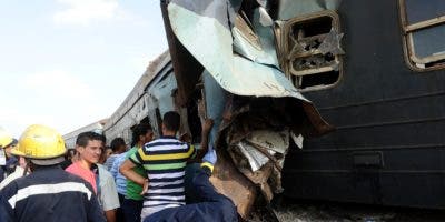 Choque de trenes en Egipto deja 43 muertos, 122 heridos