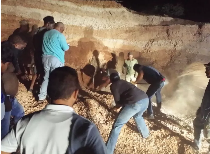 Mueren dos obreros en derrumbe en Pedernales