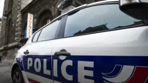 Un coche se empotra en pizzería cerca de París; una niña muerta y 7 heridos