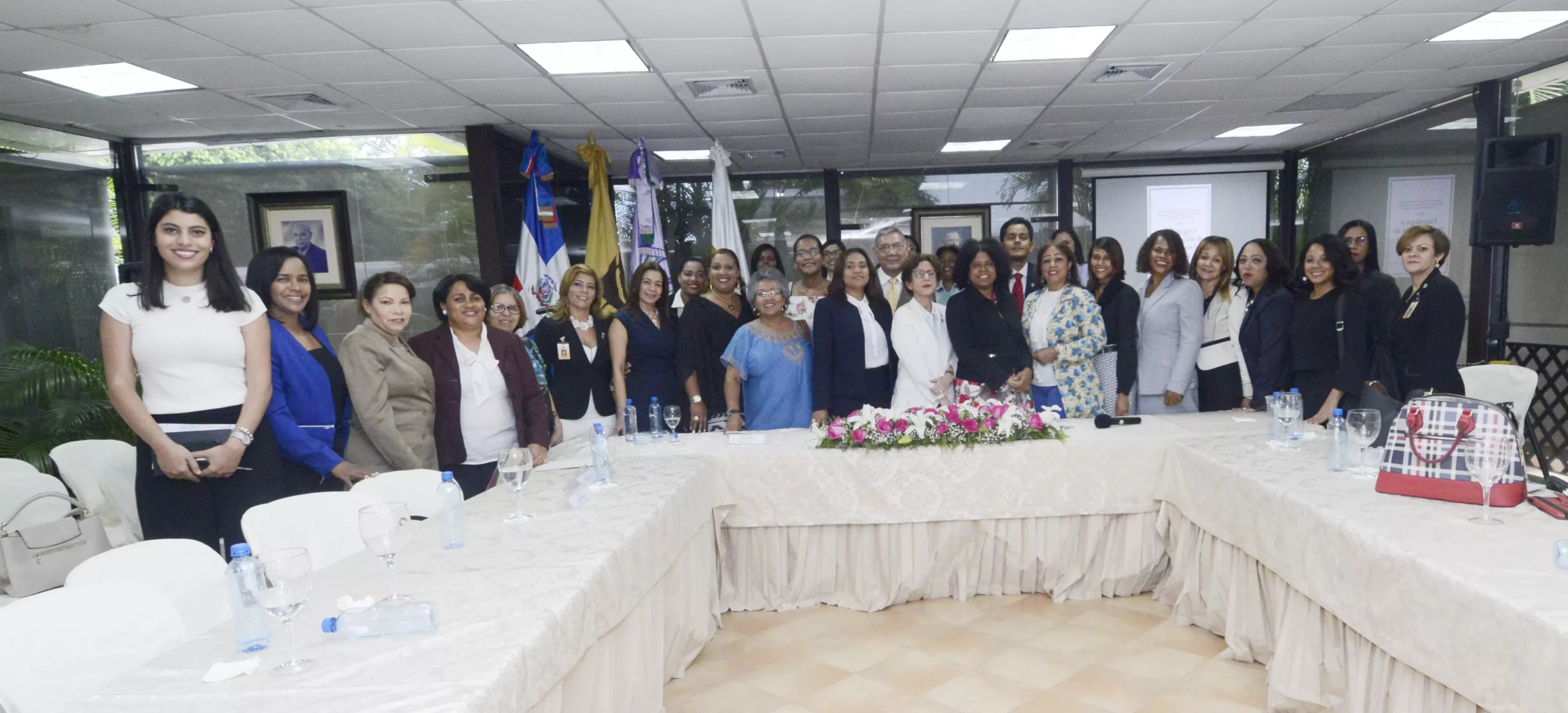 JCE realiza panel sobre liderazgo y participación de la mujer en la política