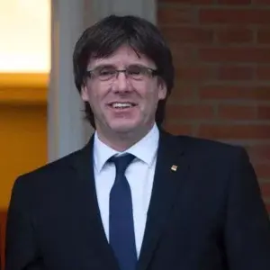 Puigdemont condena desde Bélgica envío a prisión del que fuera su Gobierno