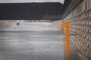 EEUU: los dos principales aeropuertos de Houston cerrados por Harvey