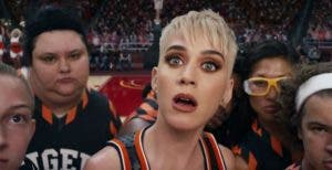 Katy Perry estrena el videoclip de “Swish Swish” con caras conocidas del cine