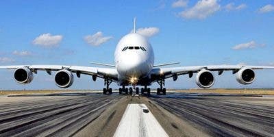 Avión que repatriará españoles en San Martín despegó de Santo Domingo