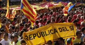 Los catalanes marchan a favor de independencia