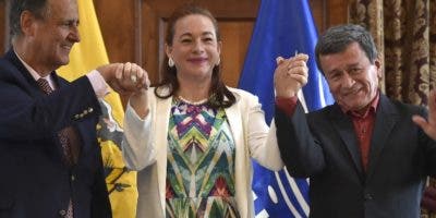 Juan Manuel Santos pacta alto al fuego con la guerrilla del ELN
