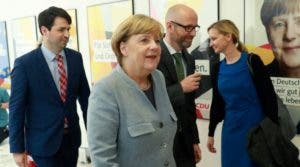 Merkel sigue buscando compromisos para poder formar nuevo Gobierno