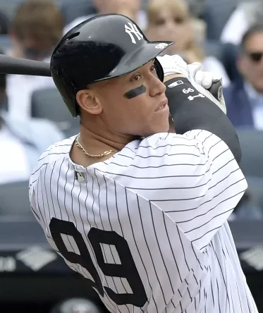 Aaron Judge supera grandes jonroneros