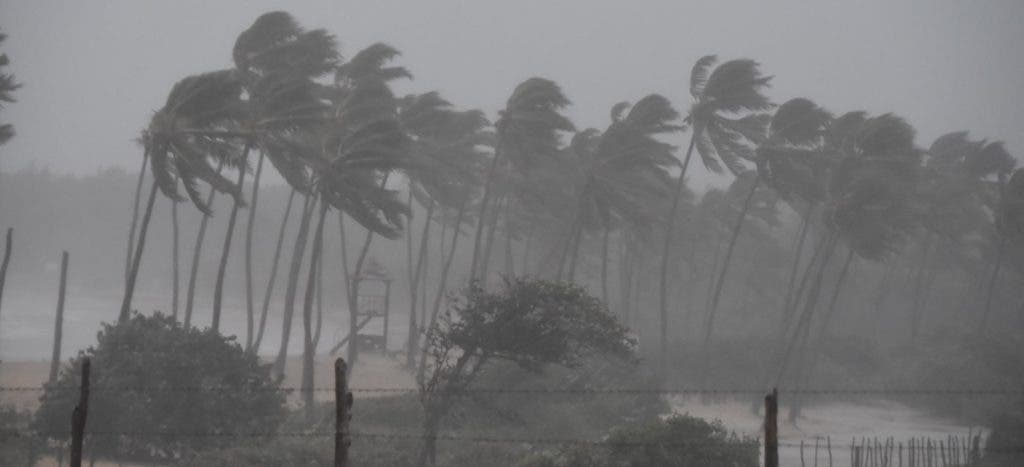 En la región Este, principalmente en la provincia La Altagracia, se registraron fuertes vientos y lluvias por el paso del huracán María.