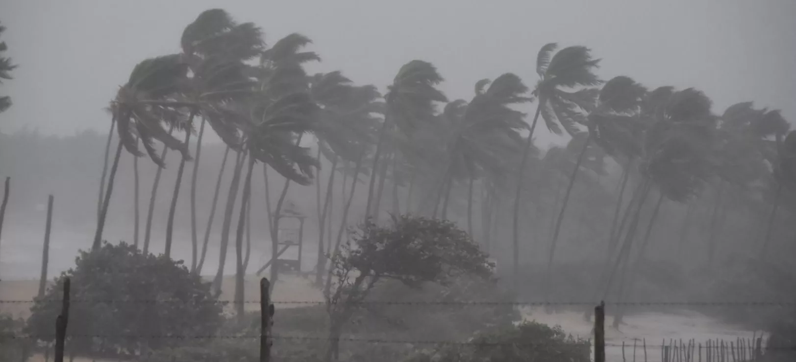 Fuertes vientos y lluvias en República Dominicana por huracán María