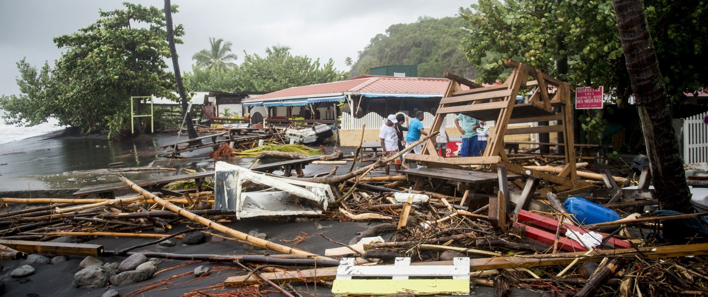 Gobernador Roselló pone a PR en manos de Dios por huracán
