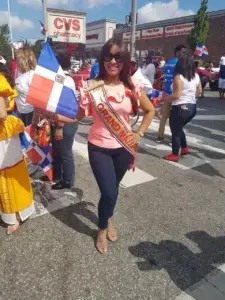 Abogada de migración Yudith Feliz encabeza desfile en Rhode Island