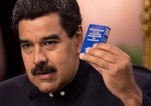 Maduro dice está cerca de lograr un acuerdo con la oposición en diálogo