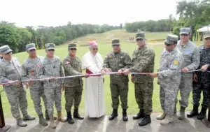 Ejército reinaugura pista con obstáculos en su campamento