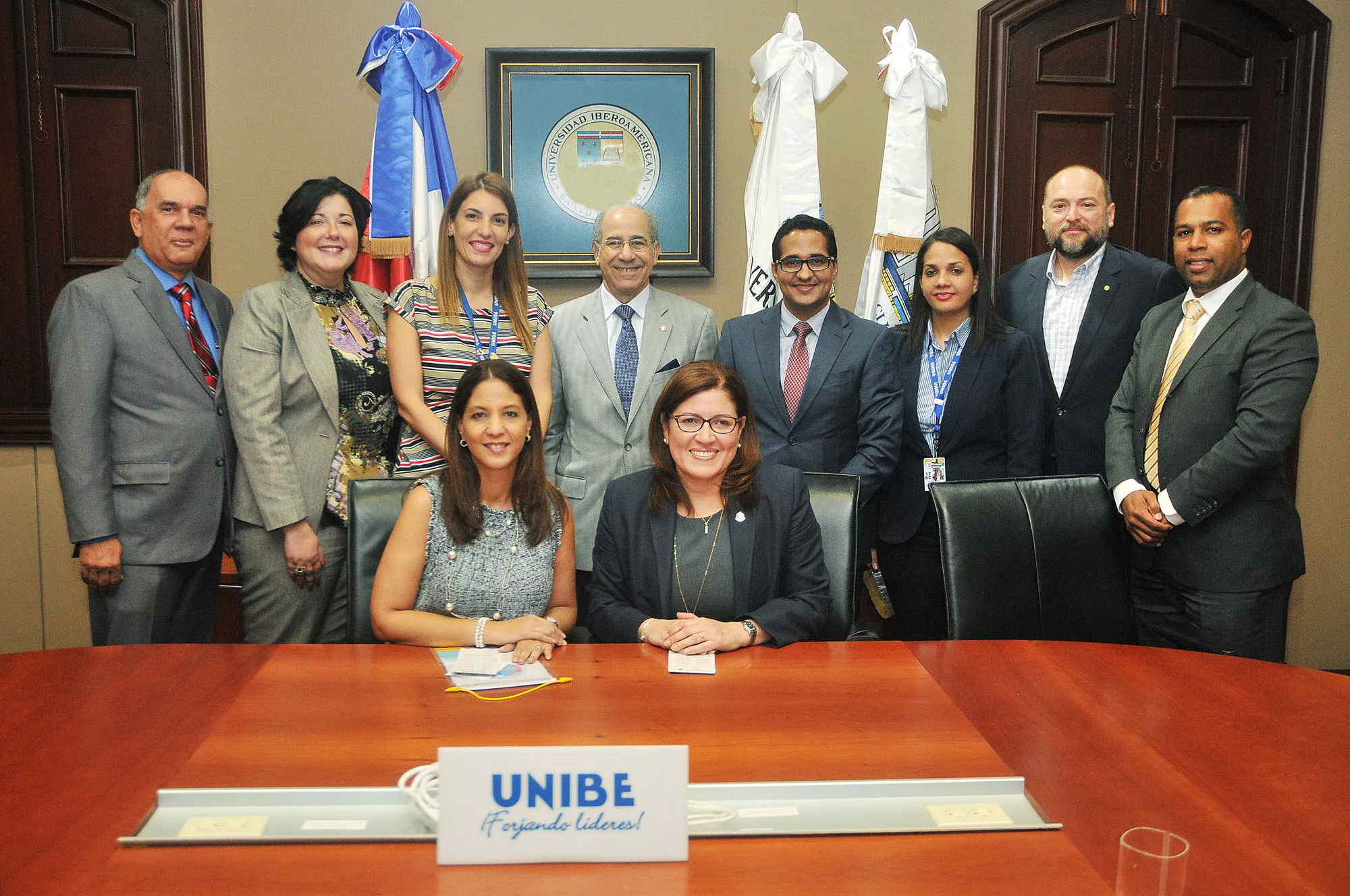 UNIBE firma acuerdo con Club Rotario Santo Domingo Herrera