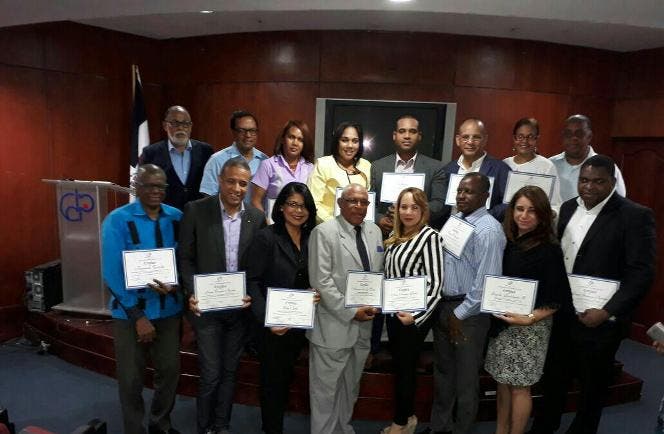 Comisión Electoral entrega certificados a integrantes de la Plancha Convergencia en CDP
