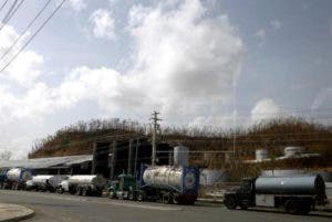 Puerto Rico sin electricidad y escasez de combustible una semana después de María