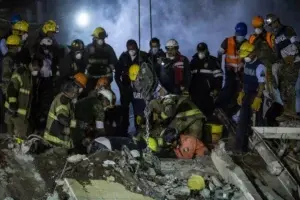 Violan a una mujer en un asalto a voluntarios por sismo en el sur de México