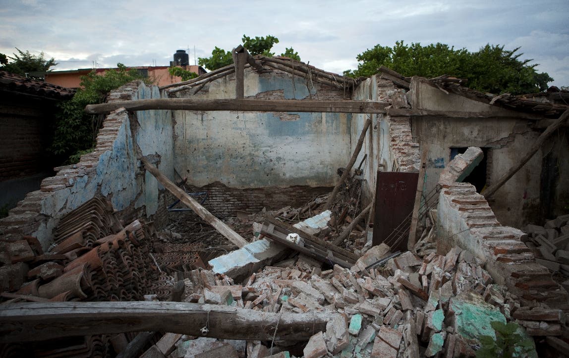 Se eleva a 98 la cifra de fallecidos en el terremoto en México