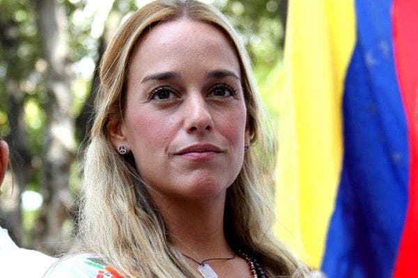 Aplazan audiencia a esposa del opositor venezolano Leopoldo López