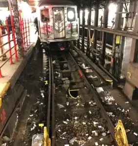 Aumentarán a 100 dólares las multas por tirar basura en el subway de Nueva York