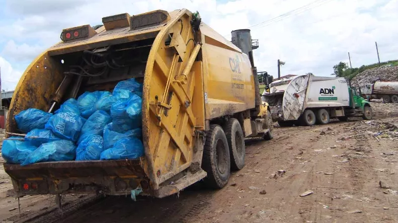 El vertedero de Duquesa Vuelve  a su normalidad, Foto: Elieser Tapia.