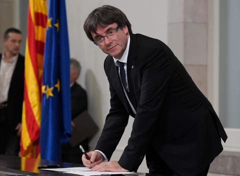 Jueza española emite orden europea de detención contra Puigdemont