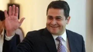 Presidente de Honduras llega a Guatemala para estudiar un plan migratorio por caravana de migrantes