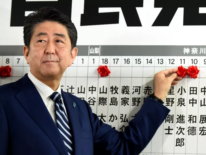 Abe gana las legislativas