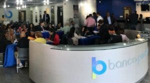 Clientes Banco Peravia reciben sus depósitos