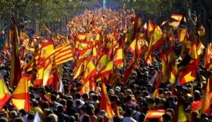 Catalanes marchan por unidad de España