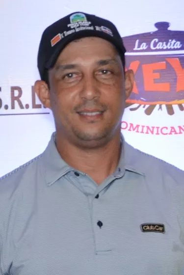 César Rodríguez se impone en torneo de golf