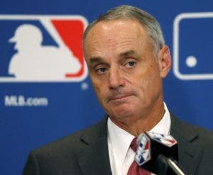 Manfred busca acuerdo para abreviar los juegos