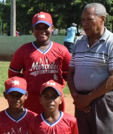 Estrellas de Bournigal campeones de torneo Liga Mercedes