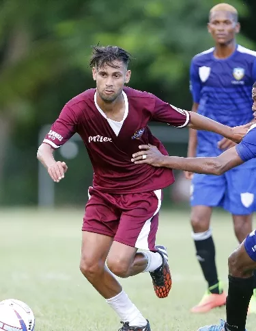 La Unev y Club 6 de Febrero triunfan en fútbol