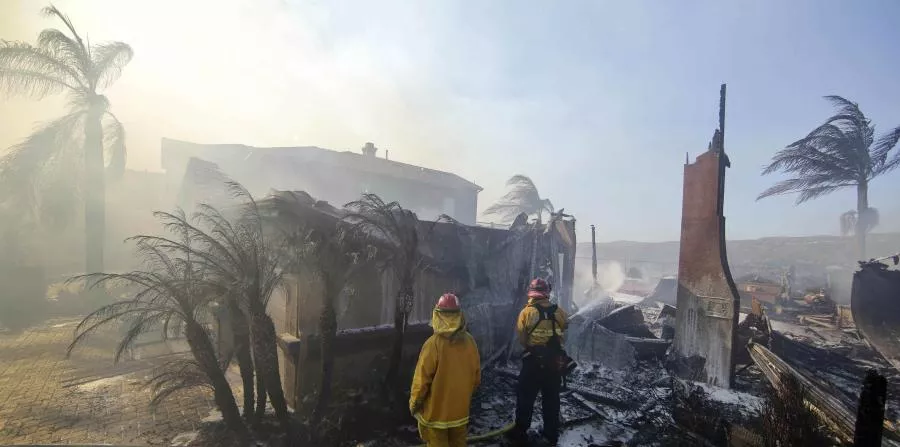 Al menos 10 muertos y un centenar de heridos por incendios en California